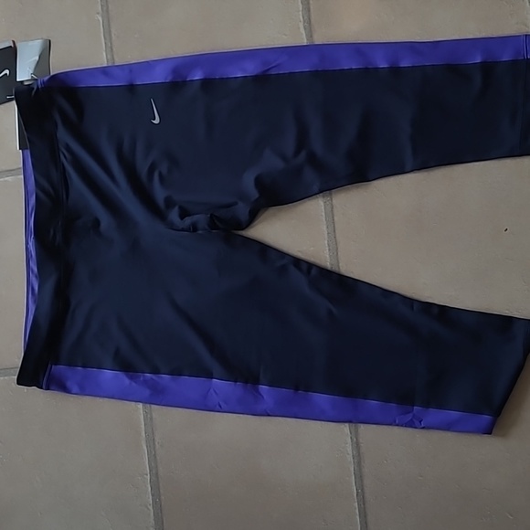 Nike Pants & Jumpsuits Womens Nike Drifit Capris 2xl Poshmark